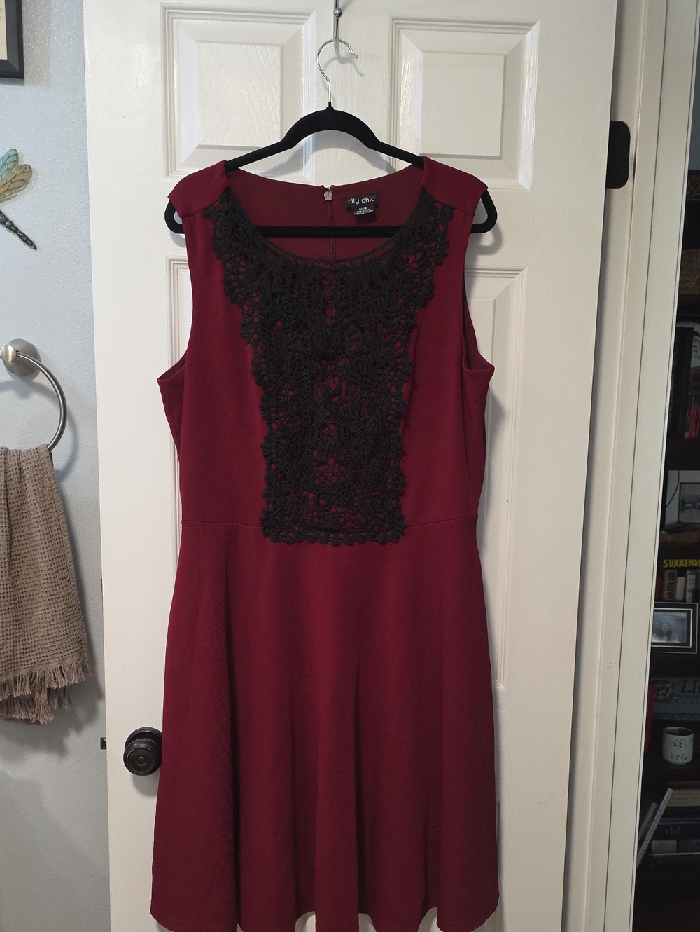 City Chic Wine Red Sleeveless Dress with Black Lace Front M Size 18